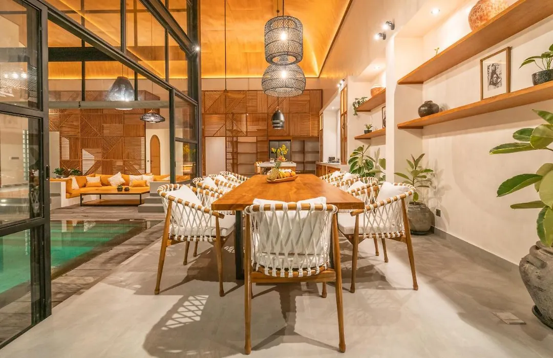 Villa Mango 2 - Amazing 4-Bdr Villa In Berawa ! Perfect Location-1